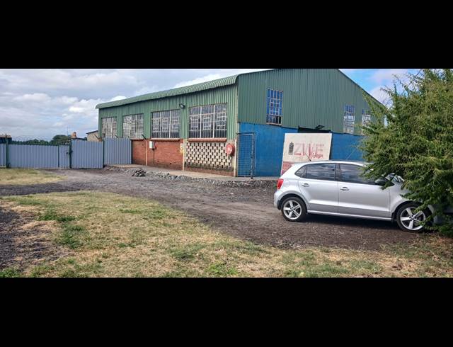 1,939M² WAREHOUSE FOR SALE IN TLHABANE